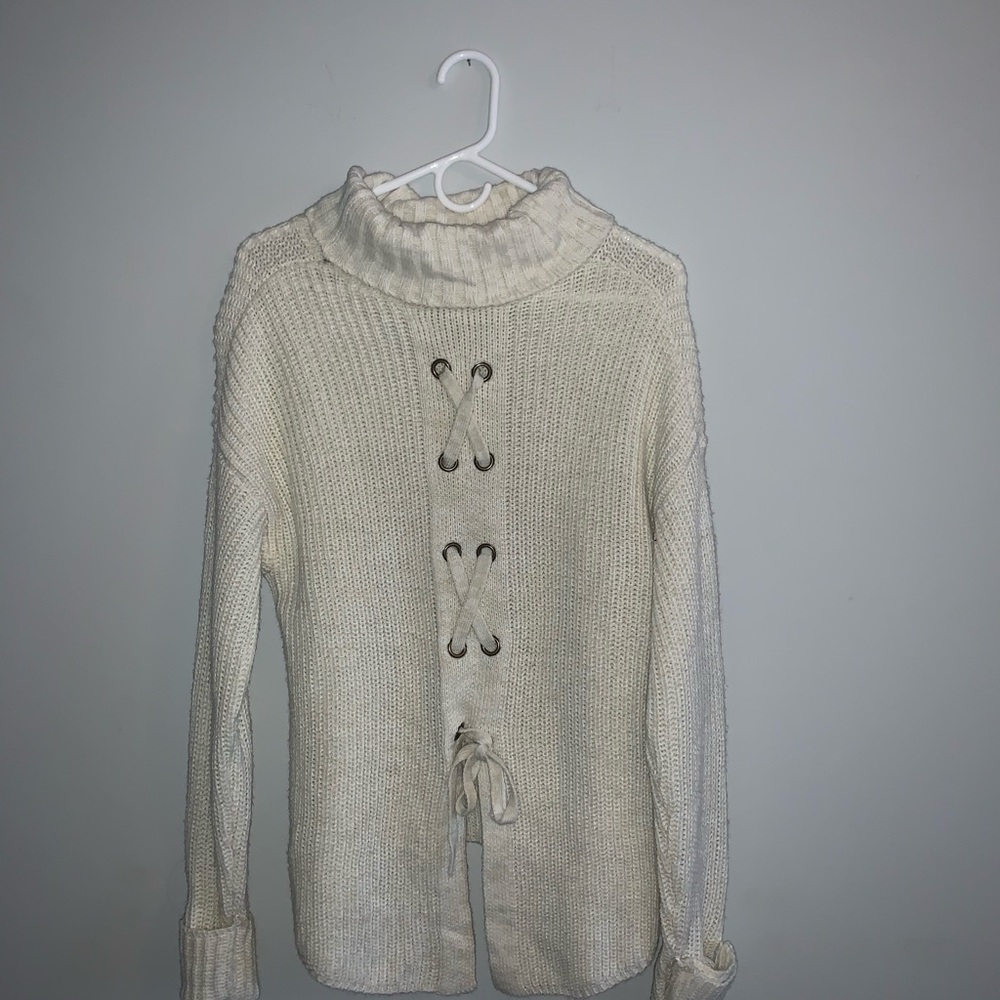 American Rag sweater - Picture 2 of 2